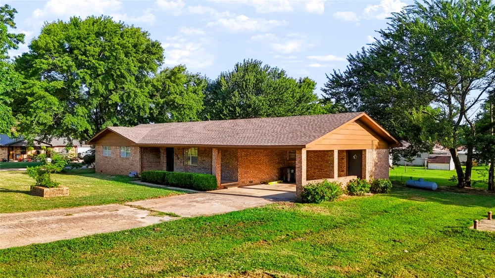 130 W Gist Avenue Roff, OK 74865