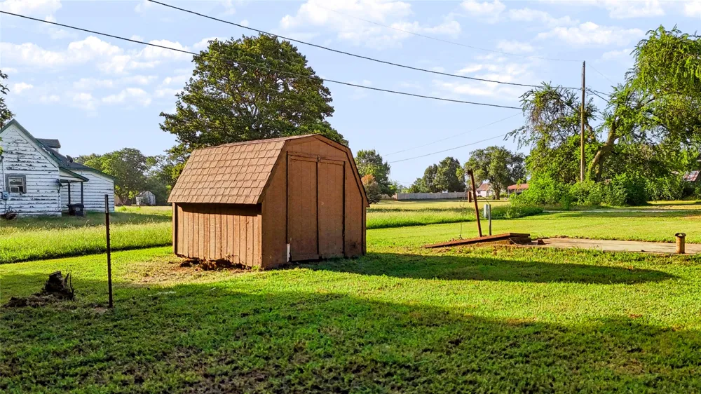 130 W Gist Avenue Roff, OK 74865
