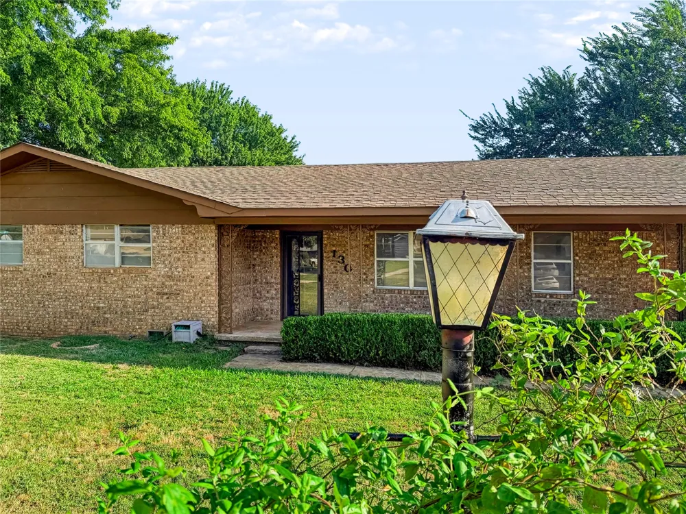 130 W Gist Avenue Roff, OK 74865