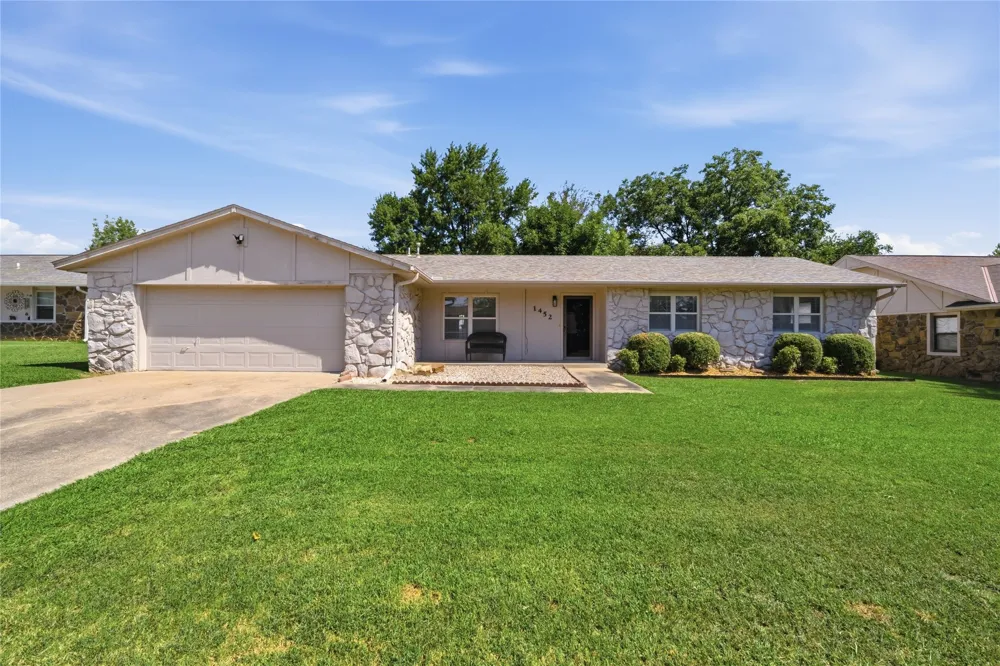 1452 Paradise Lane Claremore, OK 74017
