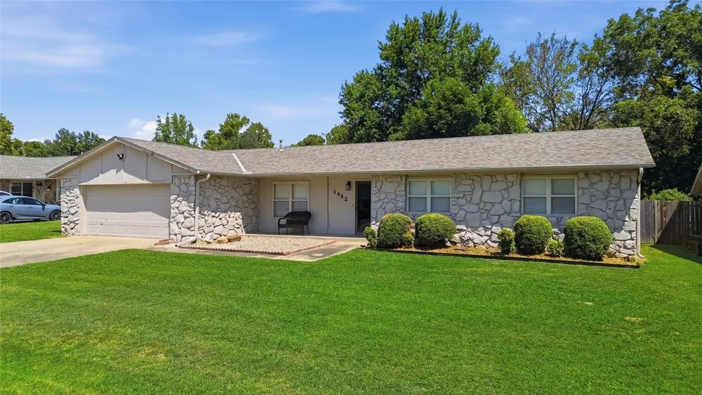 1452 Paradise Lane Claremore, OK 74017