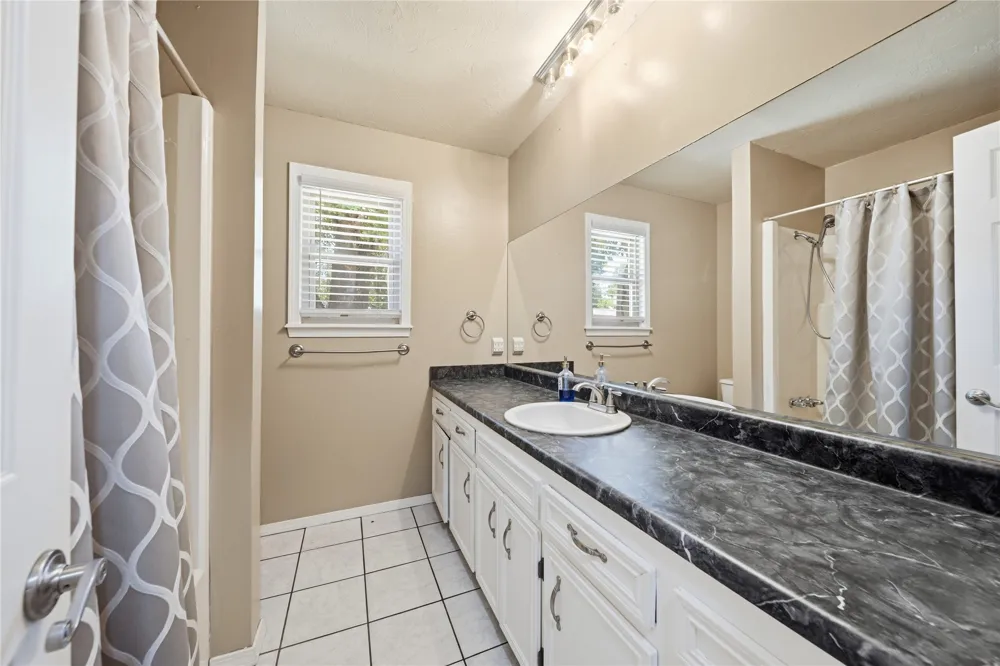 1452 Paradise Lane Claremore, OK 74017
