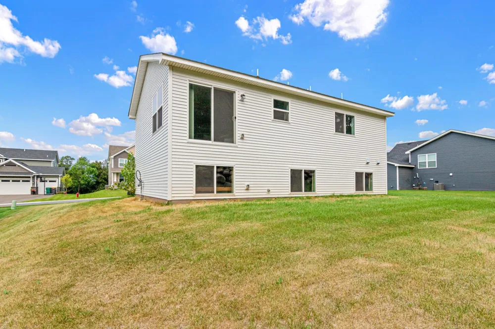 8891 Foust Lane Rockford, MN 55373