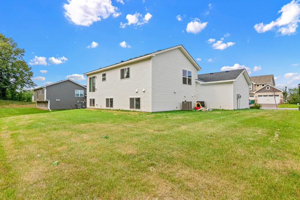 8891 Foust Lane Rockford, MN 55373