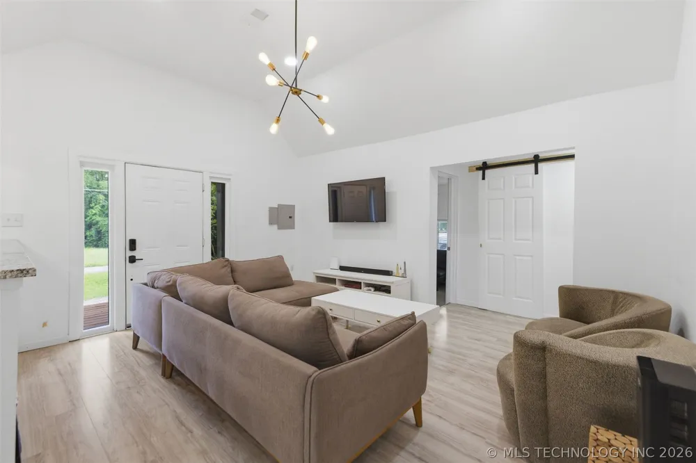 125 W Walnut Street Coweta, OK 74429