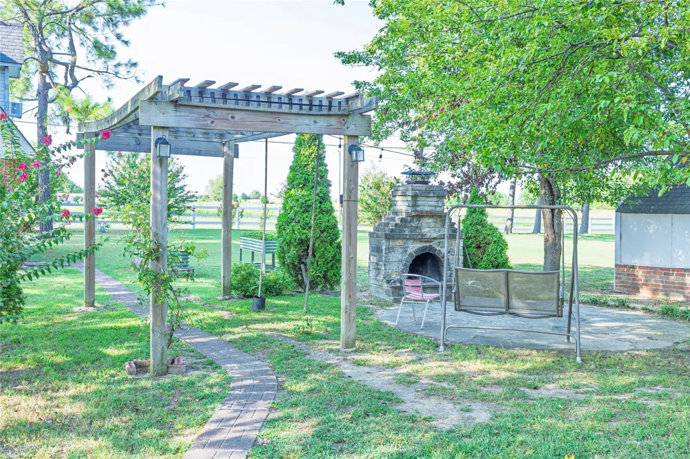 1404 Saddle Brook Drive Fort Gibson, OK 74434