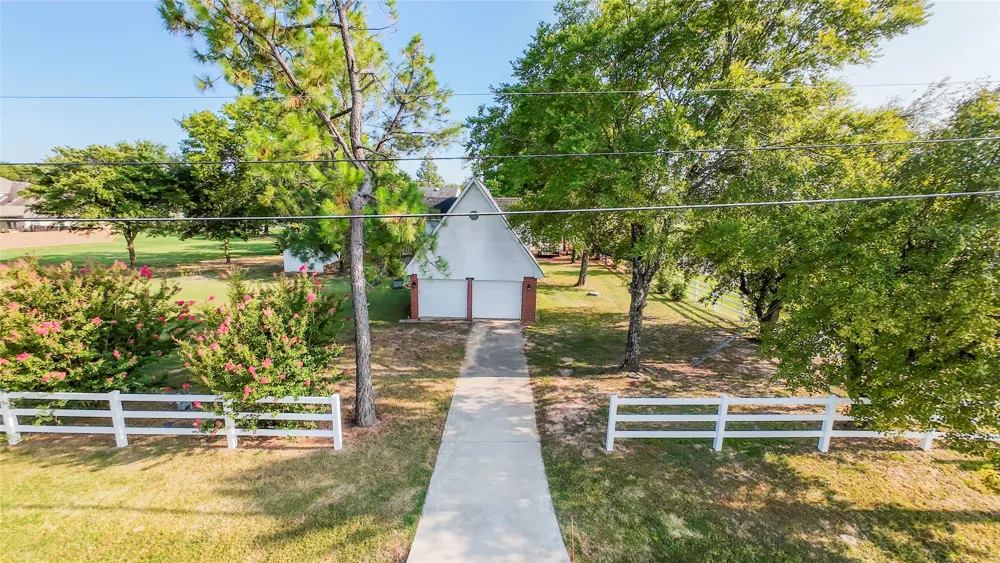 1404 Saddle Brook Drive Fort Gibson, OK 74434