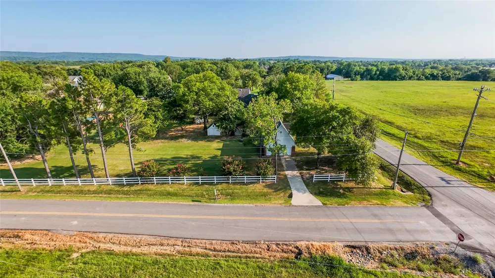1404 Saddle Brook Drive Fort Gibson, OK 74434