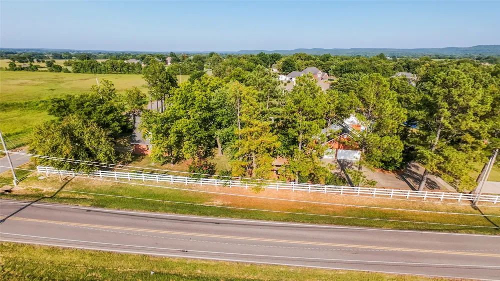 1404 Saddle Brook Drive Fort Gibson, OK 74434