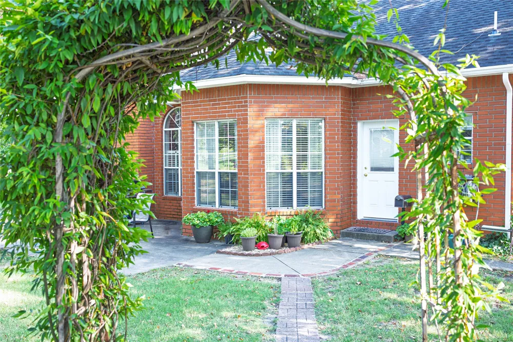 1404 Saddle Brook Drive Fort Gibson, OK 74434
