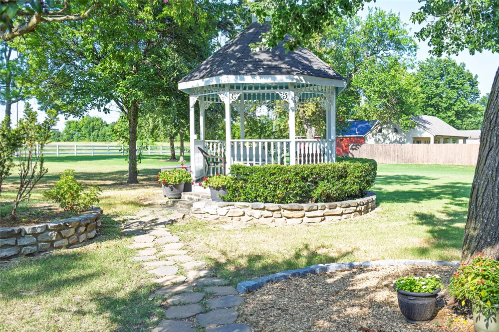 1404 Saddle Brook Drive Fort Gibson, OK 74434