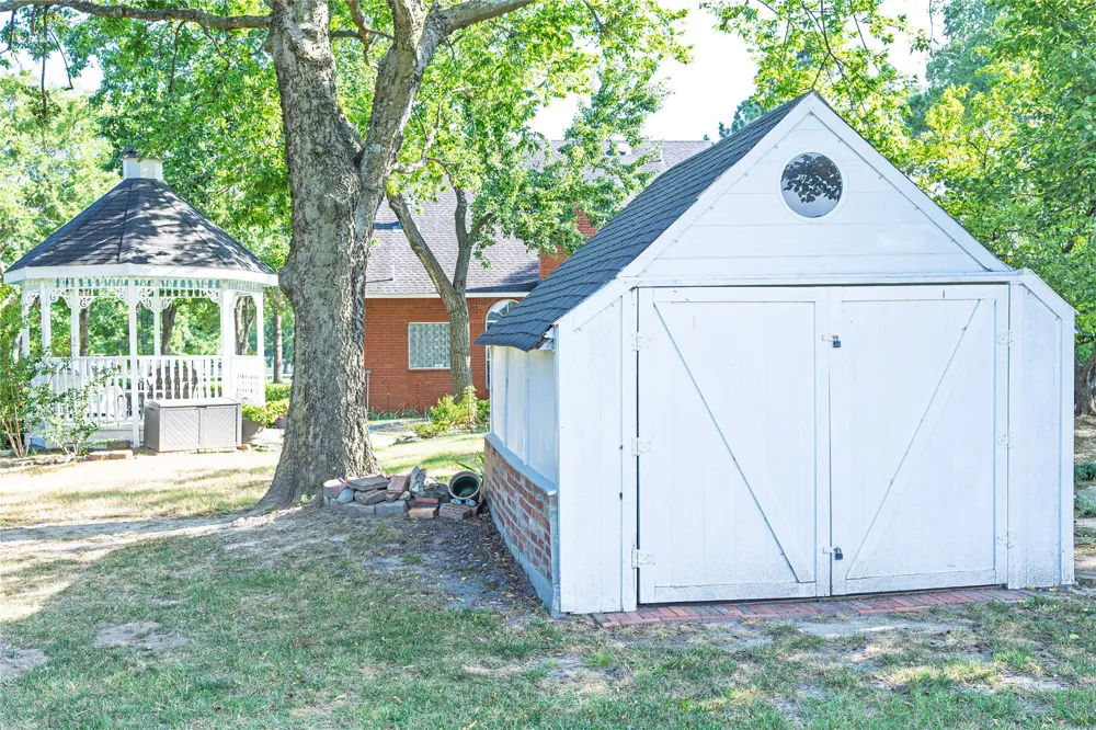 1404 Saddle Brook Drive Fort Gibson, OK 74434