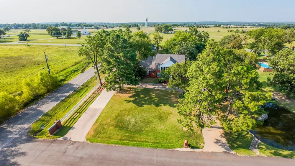1404 Saddle Brook Drive Fort Gibson, OK 74434