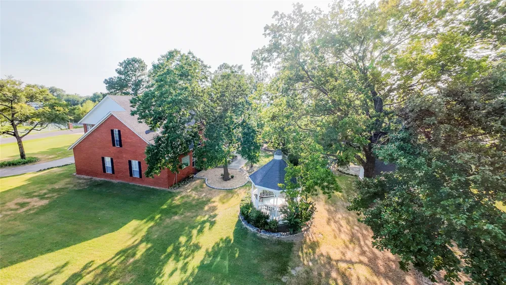1404 Saddle Brook Drive Fort Gibson, OK 74434