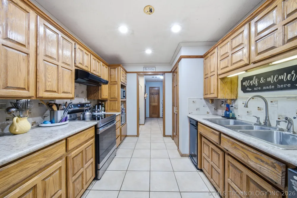 13192 S 209th West Avenue Sapulpa, OK 74066