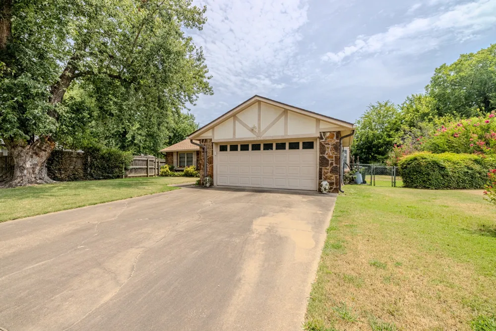 1808 Chambers Place Claremore, OK 74017