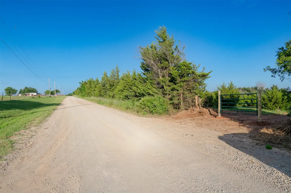 1 E Lone Chimney Road Glencoe, OK 74032