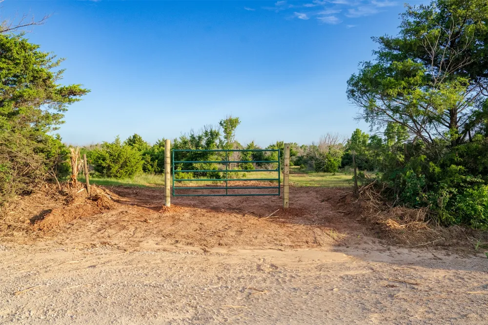 1 E Lone Chimney Road Glencoe, OK 74032