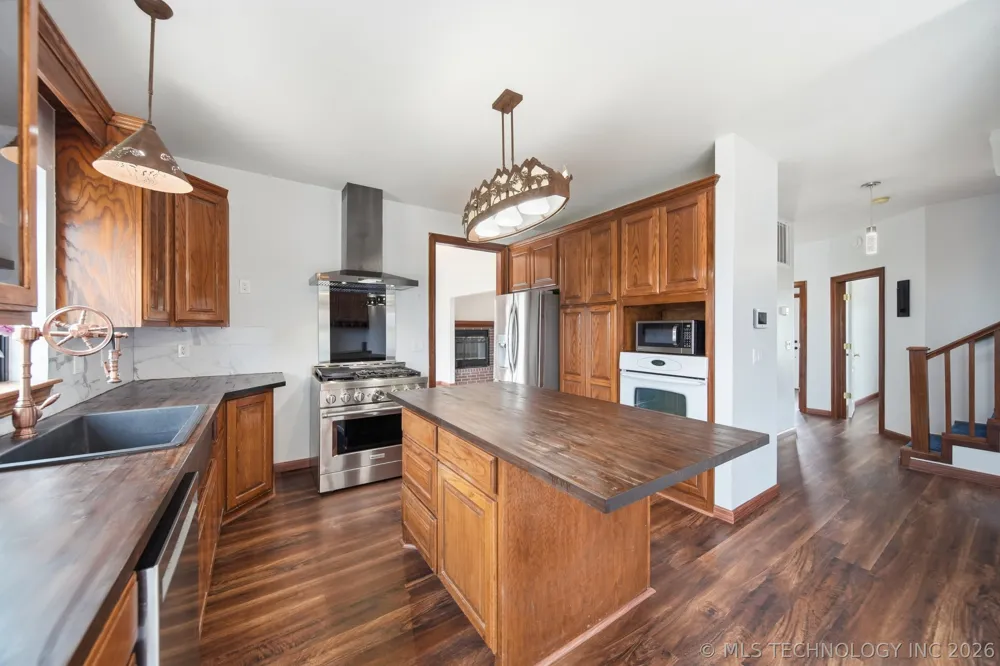 18880 S 270 ROAD Morris, OK 74445