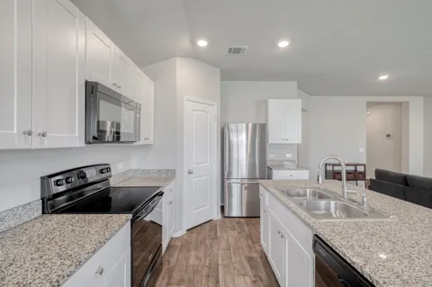 5712 Xene Drive