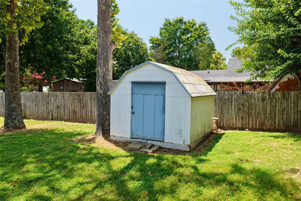 291 Hamilton Road Eufaula, OK 74432