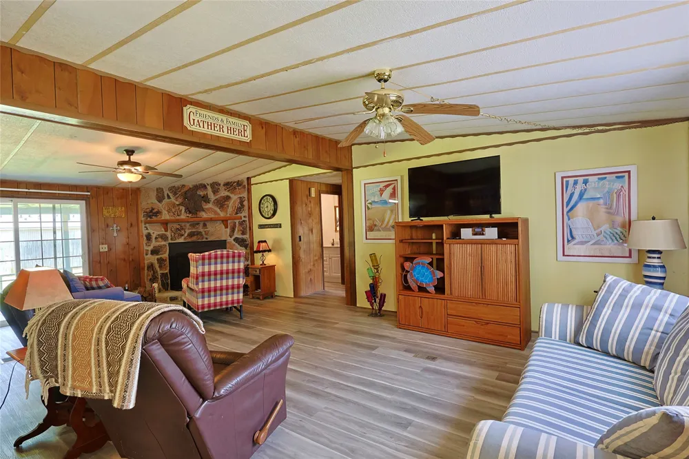 291 Hamilton Road Eufaula, OK 74432