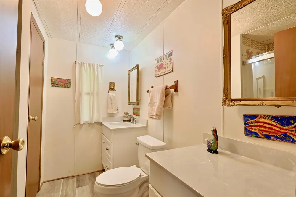 291 Hamilton Road Eufaula, OK 74432