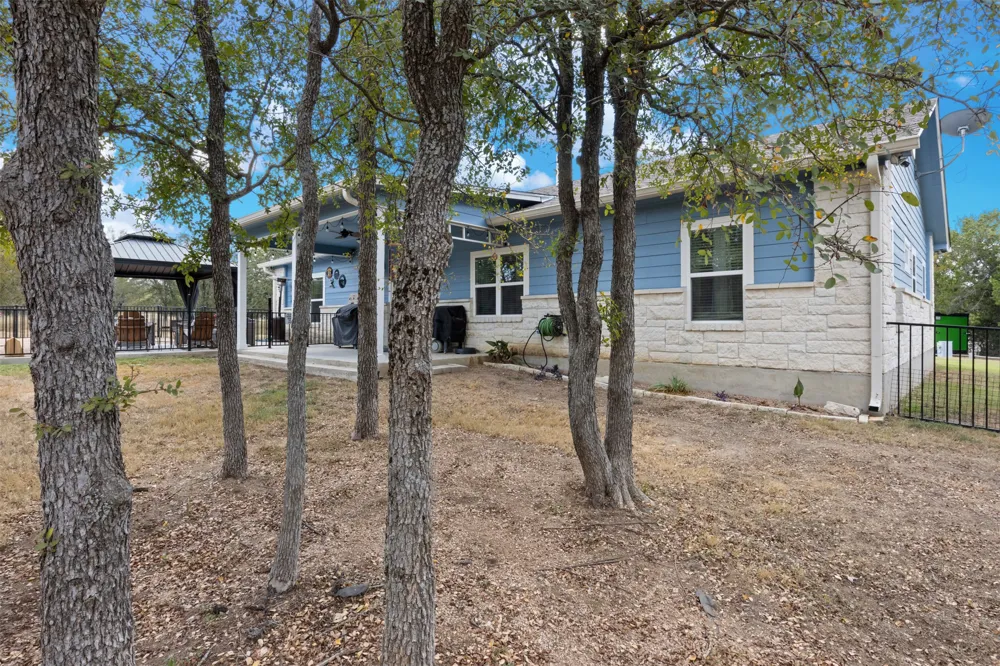 141 Eagle Point Cove Kingsland, TX 78639