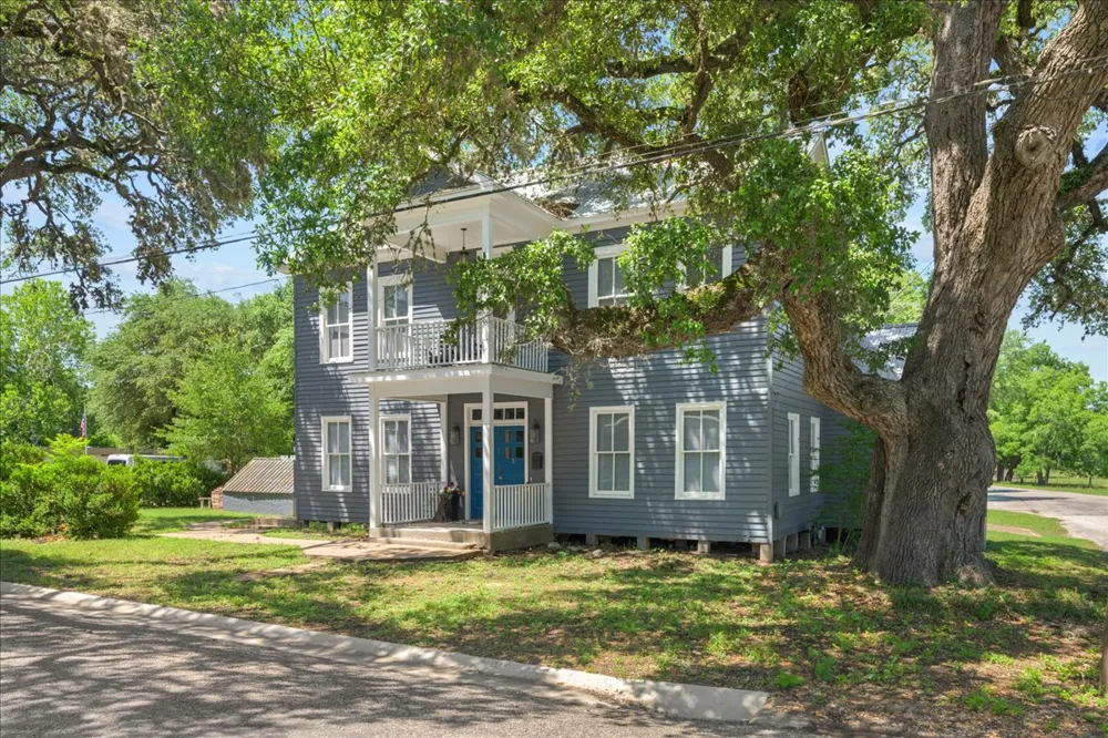 459 Main Street La Grange, TX 78945