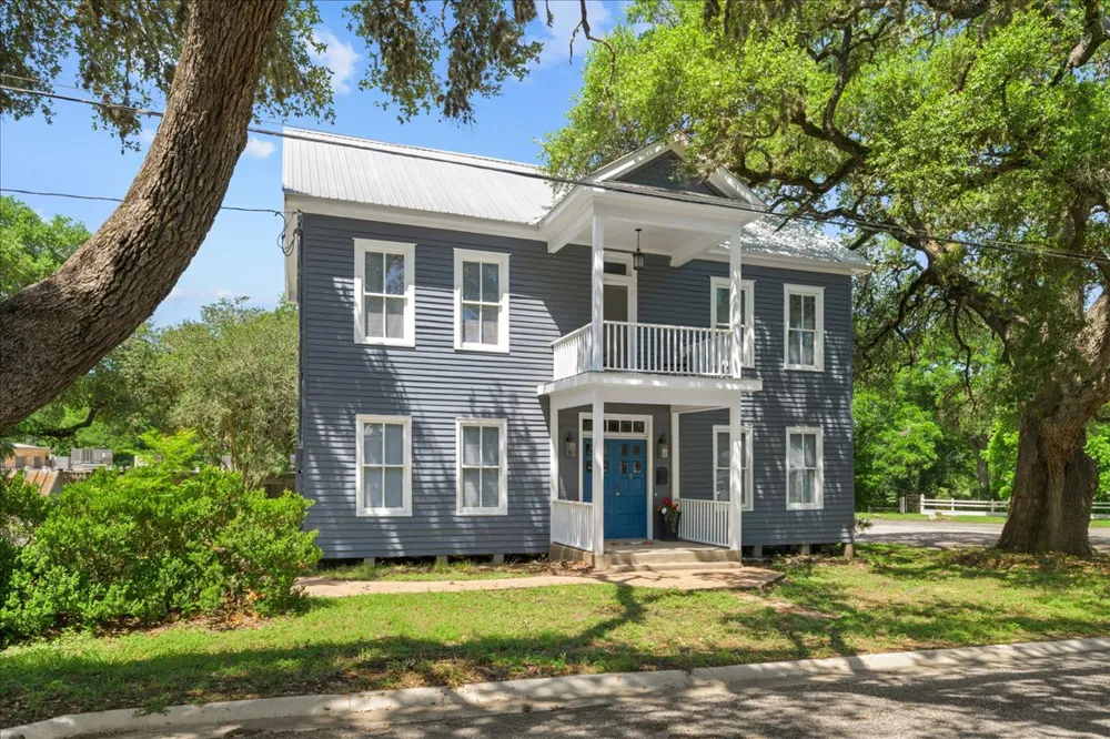 459 Main Street La Grange, TX 78945