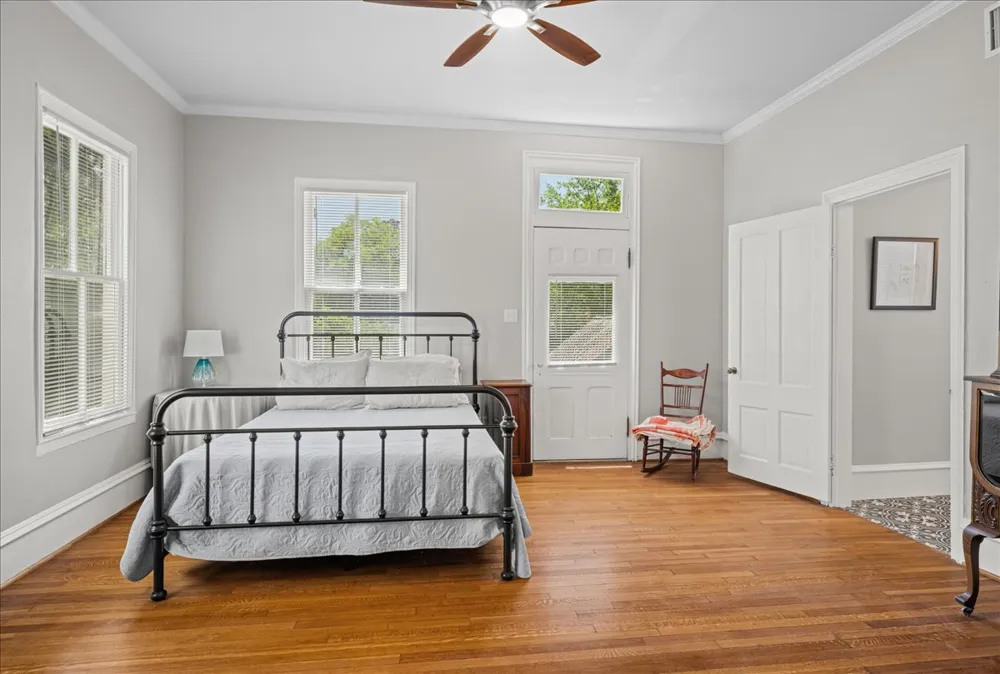 459 Main Street La Grange, TX 78945