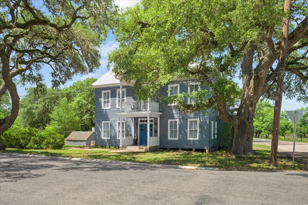459 Main Street La Grange, TX 78945