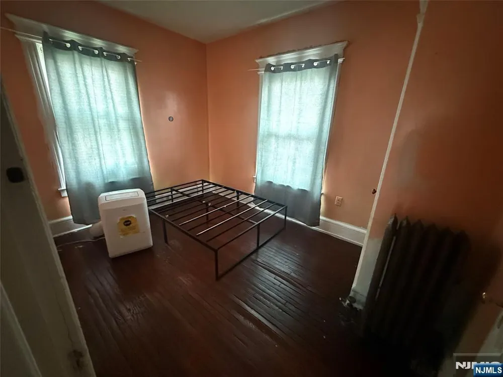 63 Saint Paul Avenue Newark, NJ 07106