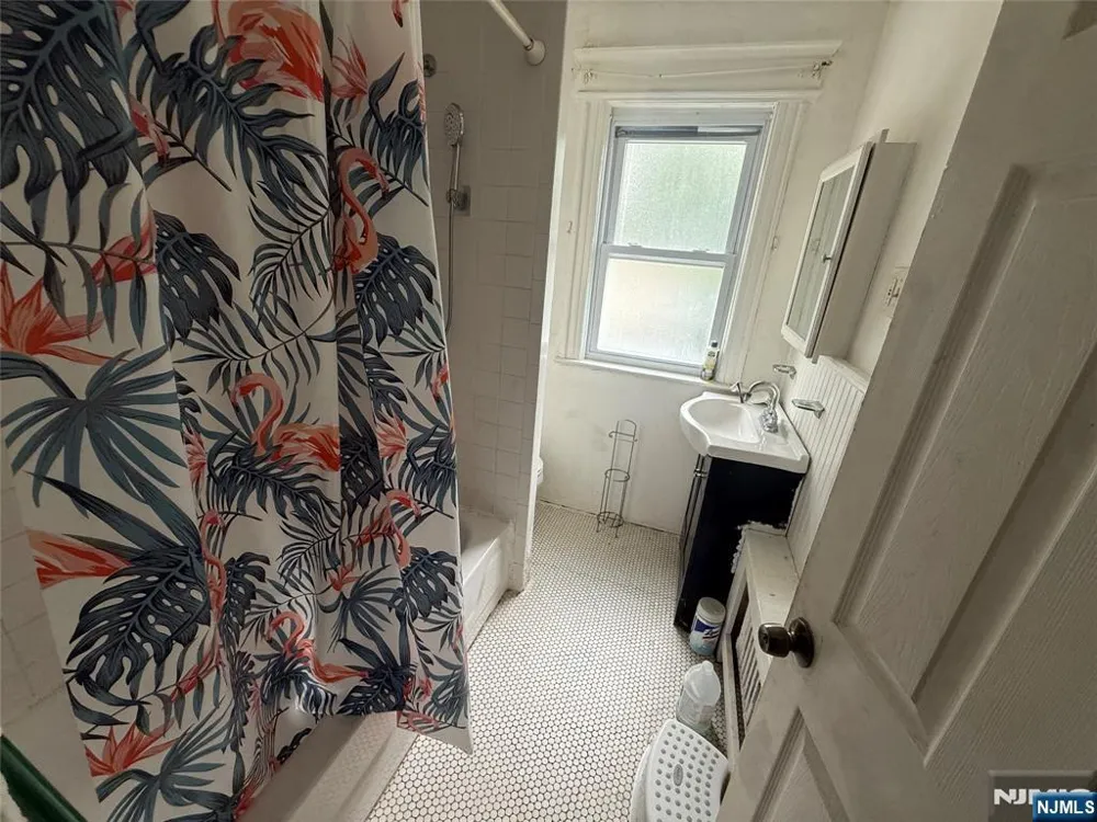 63 Saint Paul Avenue Newark, NJ 07106