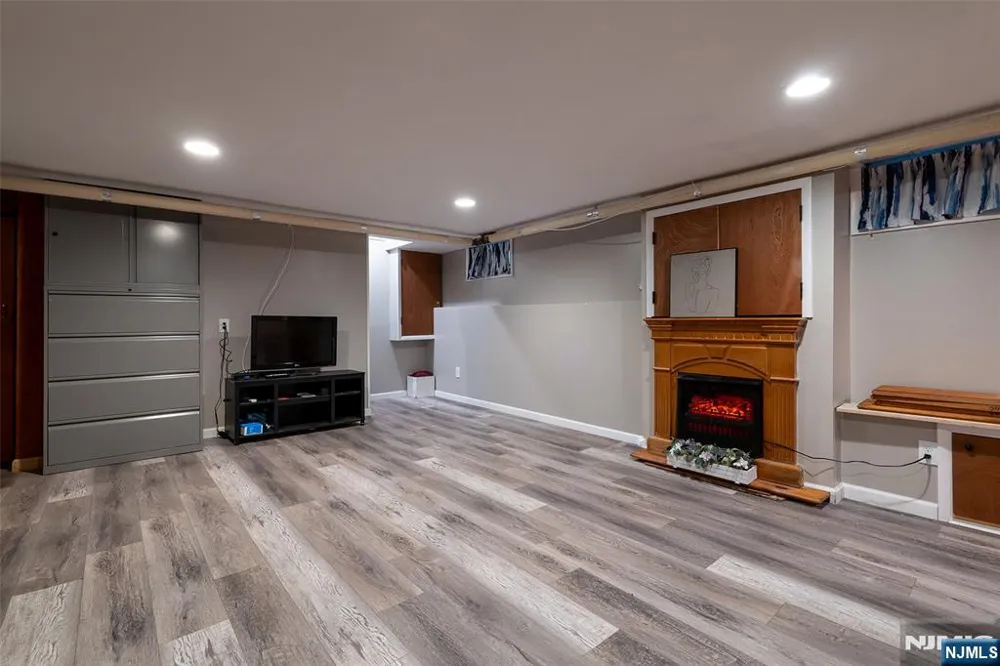 125 Stevens Avenue Little Falls, NJ 07424