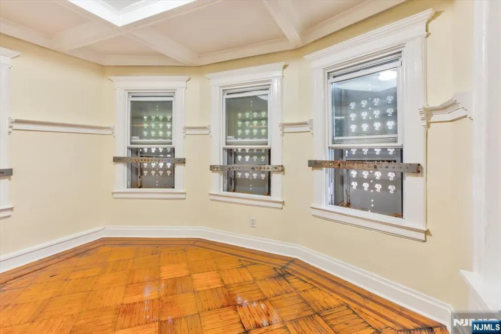 31-33 Voorhees Street Newark, NJ 07108