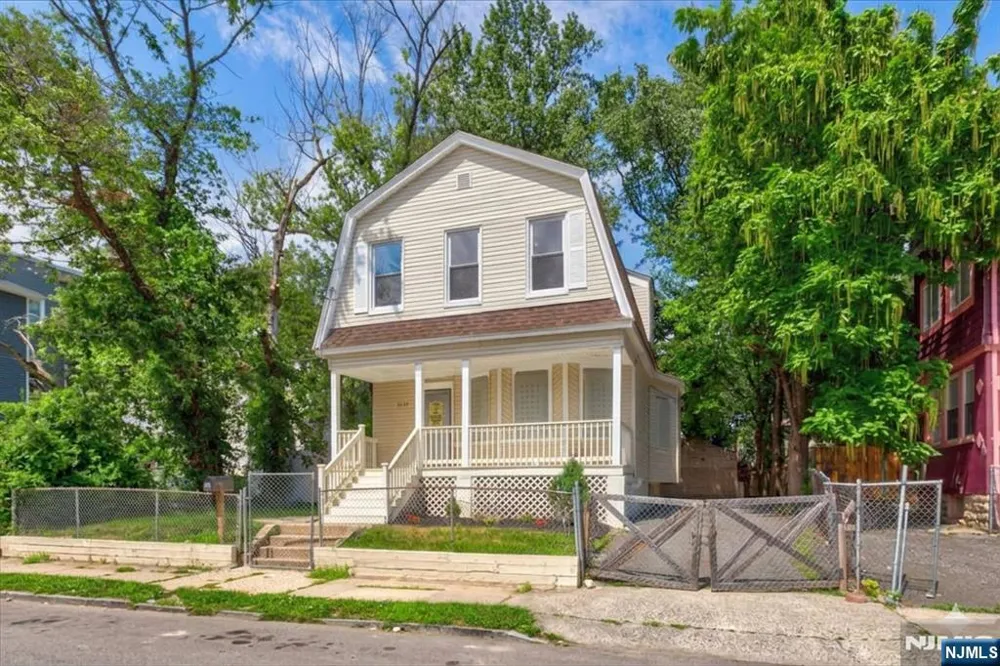 31-33 Voorhees Street Newark, NJ 07108