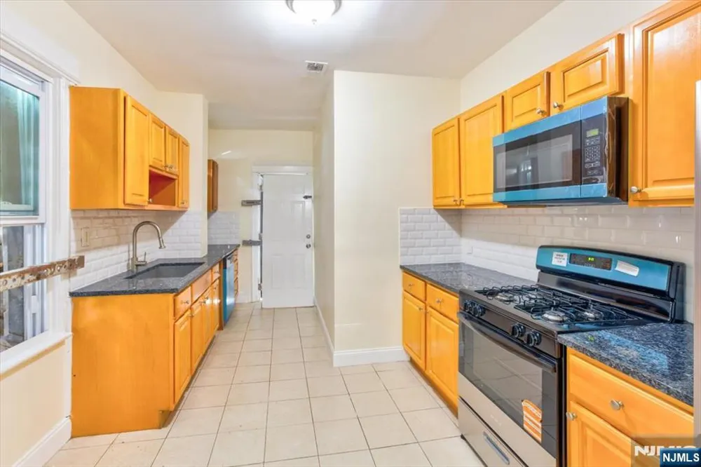 31-33 Voorhees Street Newark, NJ 07108