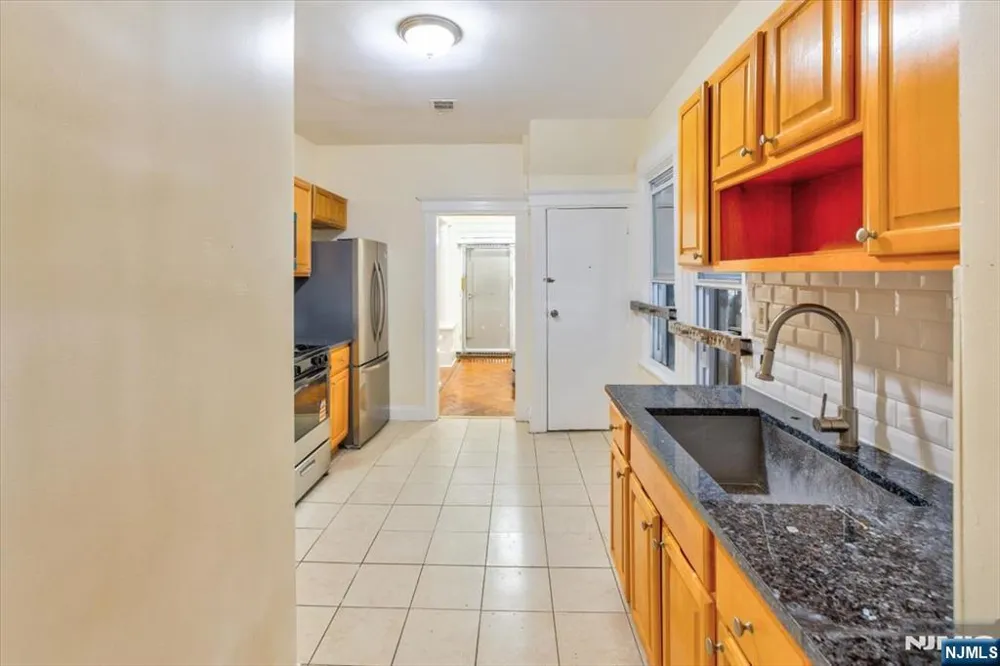 31-33 Voorhees Street Newark, NJ 07108