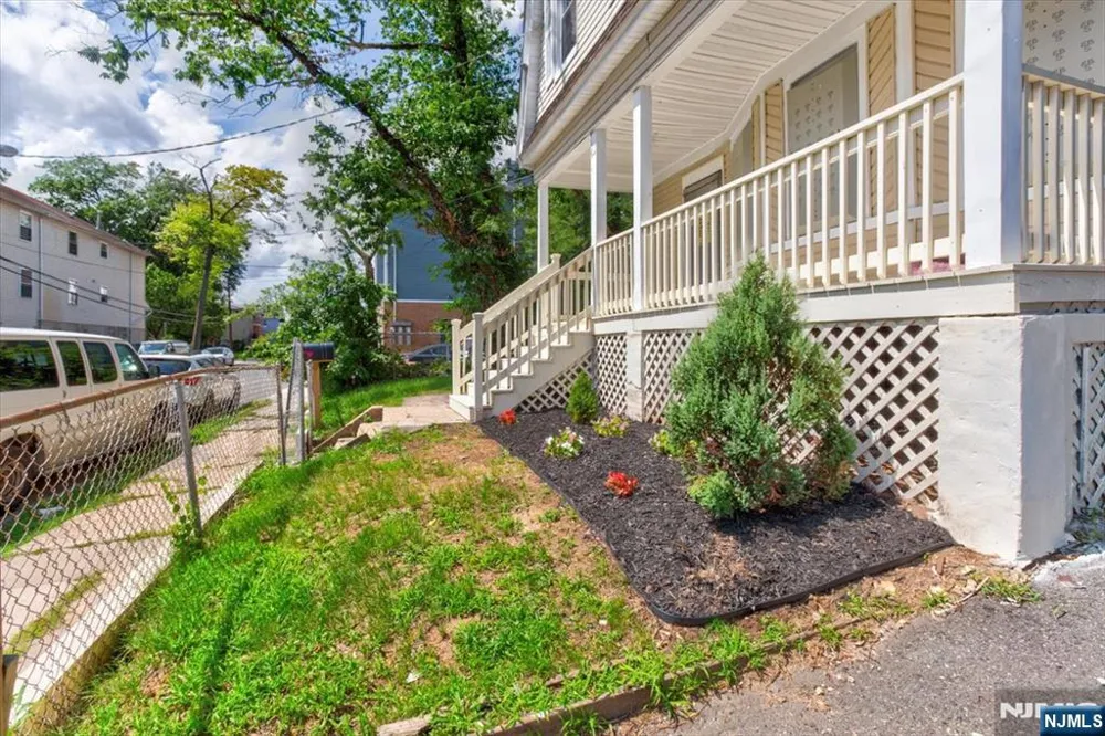 31-33 Voorhees Street Newark, NJ 07108