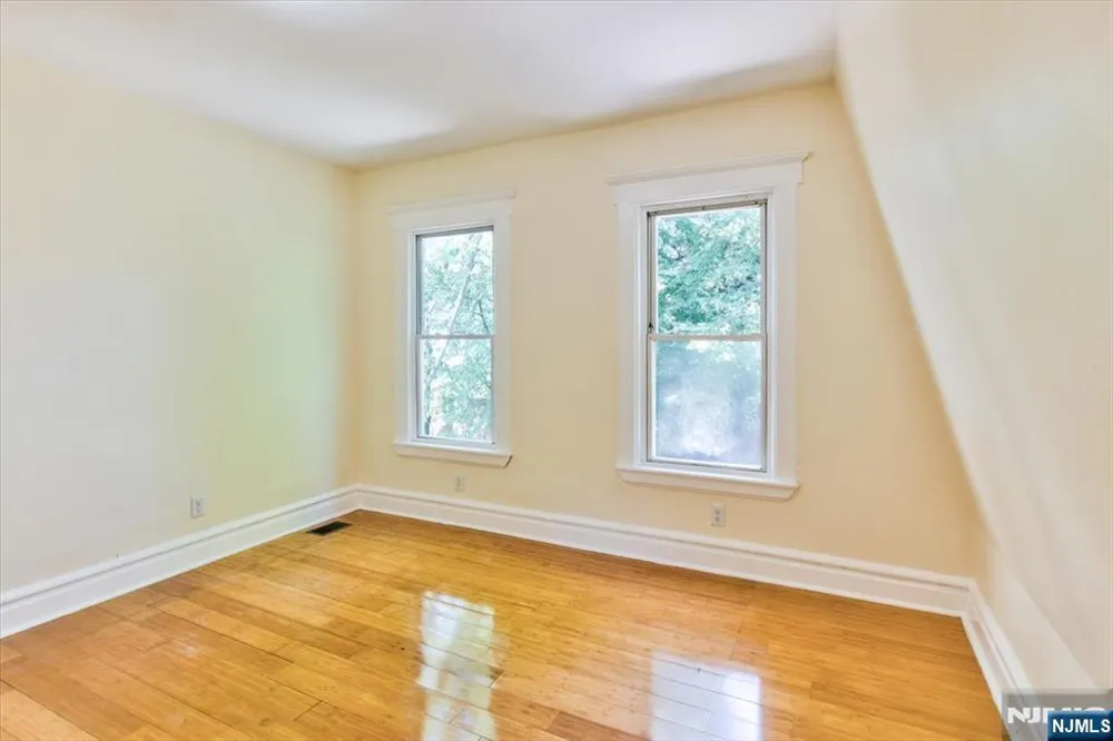 31-33 Voorhees Street Newark, NJ 07108