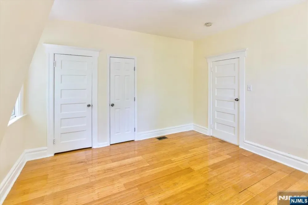 31-33 Voorhees Street Newark, NJ 07108