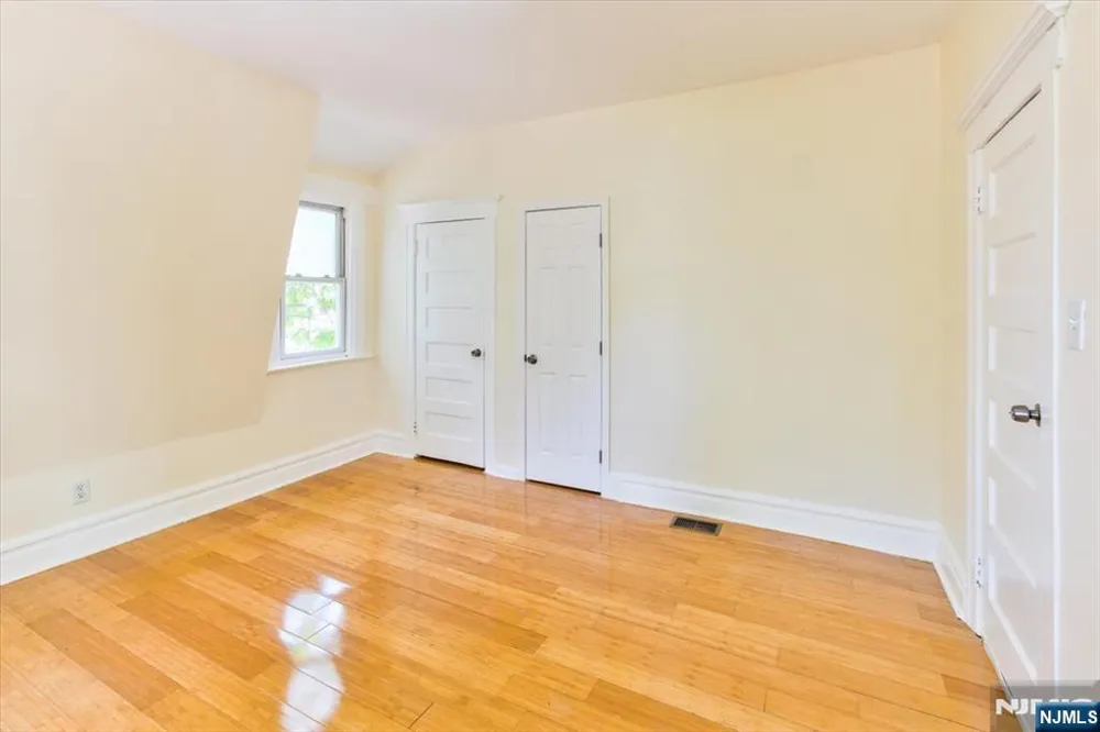 31-33 Voorhees Street Newark, NJ 07108