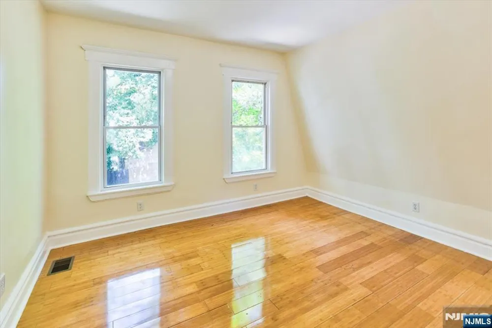 31-33 Voorhees Street Newark, NJ 07108