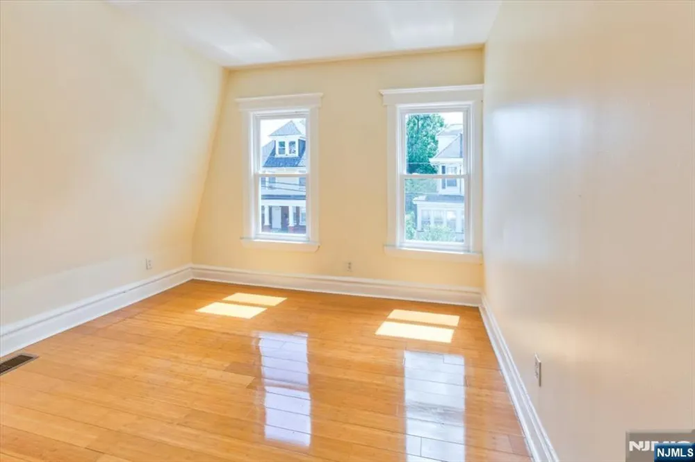 31-33 Voorhees Street Newark, NJ 07108