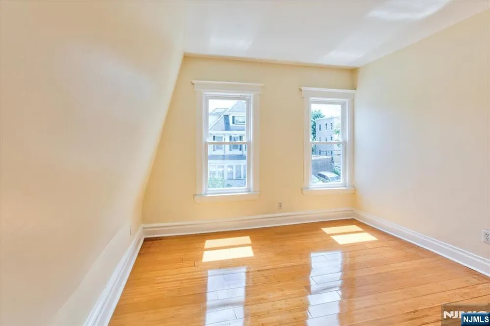 31-33 Voorhees Street Newark, NJ 07108