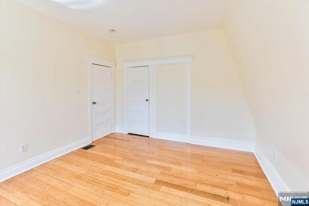 31-33 Voorhees Street Newark, NJ 07108