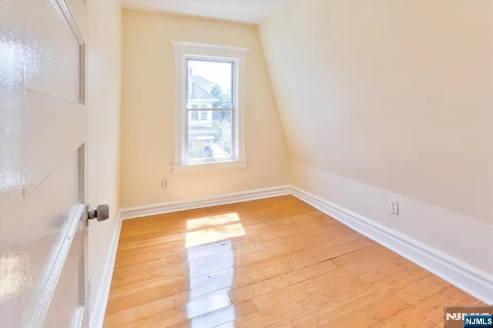 31-33 Voorhees Street Newark, NJ 07108