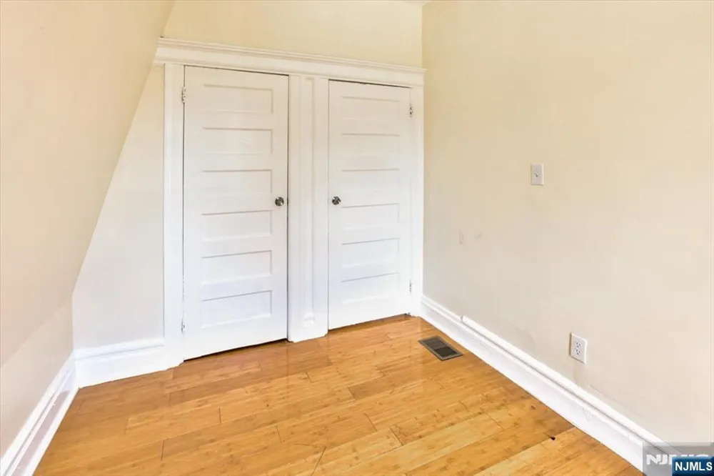 31-33 Voorhees Street Newark, NJ 07108