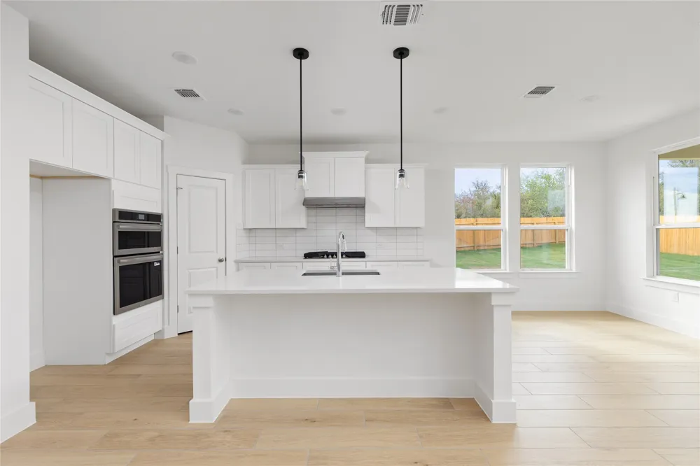 105 Little Tenina Trail Cedar Creek, TX 78612